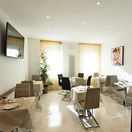 Luna & فندق مبيت وإفطار 3*