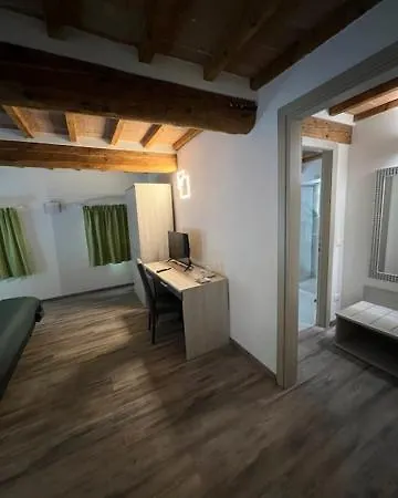 Luna & Bed and Breakfast 3*