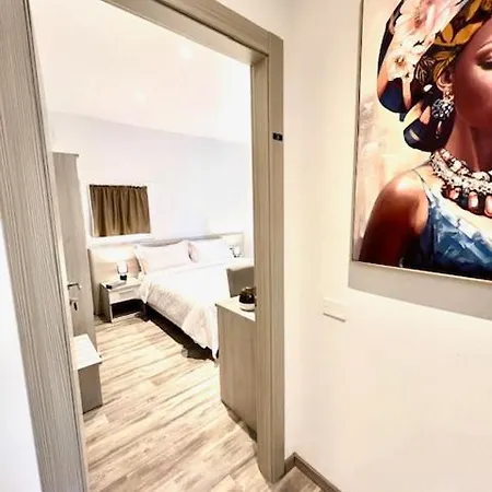 Luna & Отель типа 