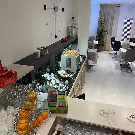 Luna & Bed and Breakfast 3*