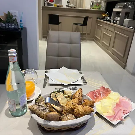 Luna & Bed and Breakfast 3*