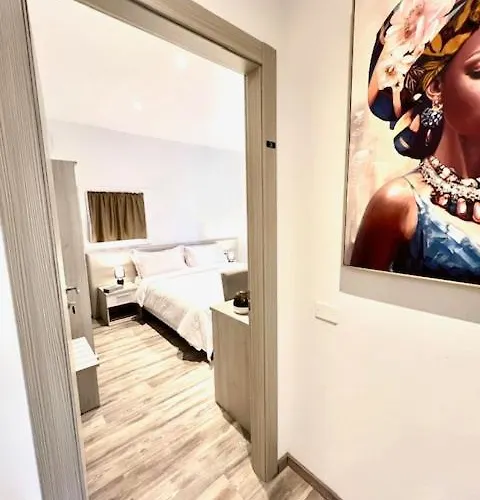 Luna & Couette-café 3*