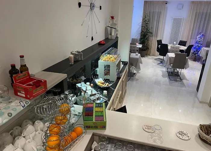 Luna & Couette-café 3*